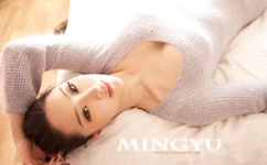 女人喊疼男人却往里寨打扑克